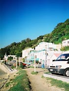 少し離れた所から