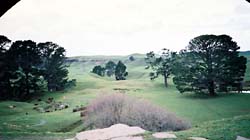 屋敷の玄関から